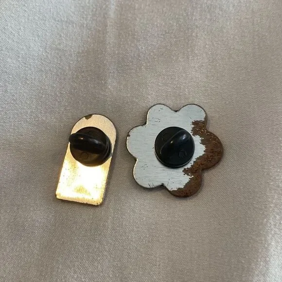 Two Disney Princess vintage trading pins - Picture 2 of 2